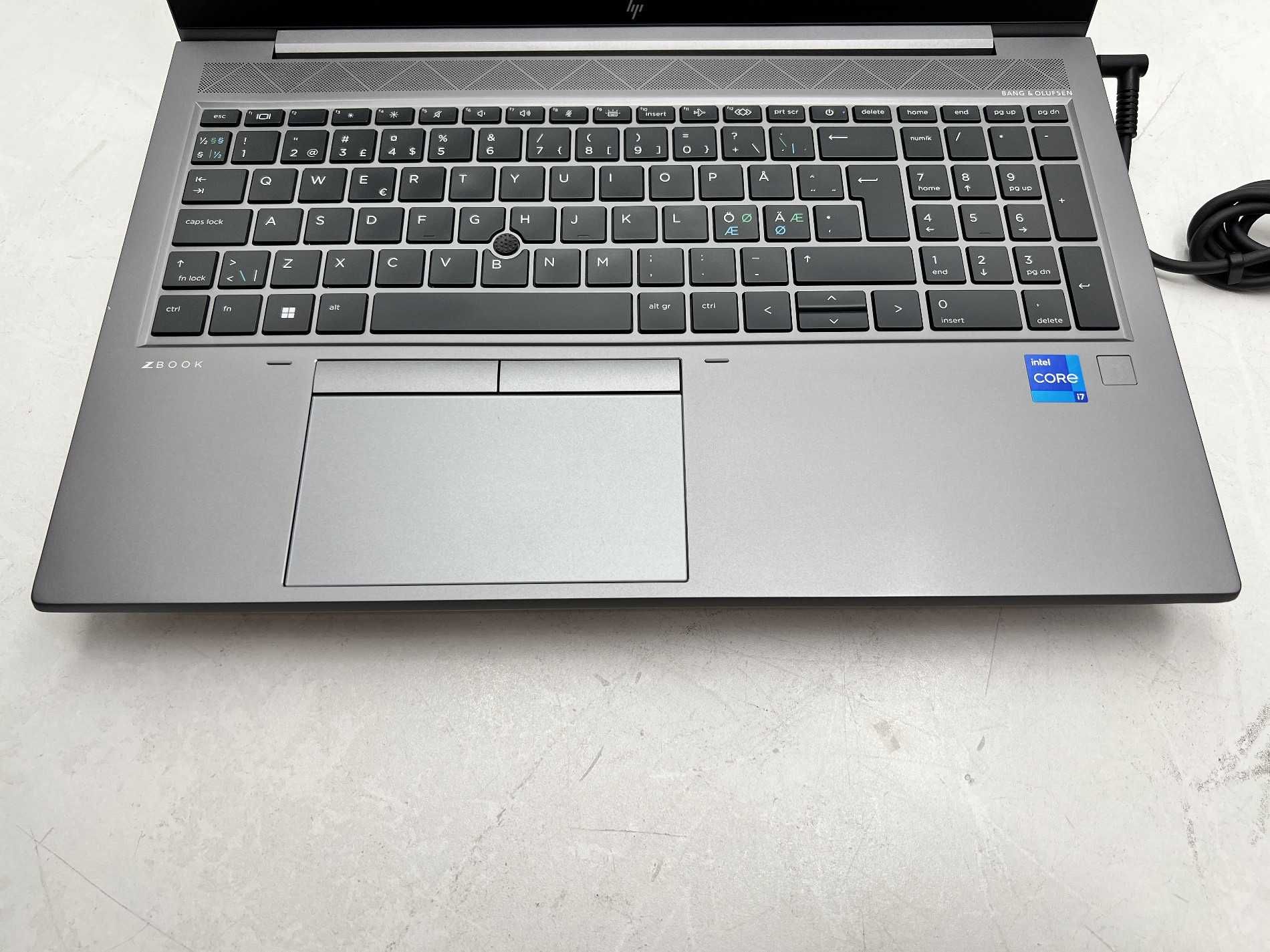 HP Zbook Firefly 15 G8 15.6" i7-1165G7 32GB 1TB/->Отлично състояние