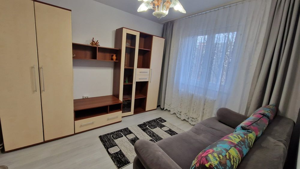 Apartament 3 camere de închiriat, zona Dâmbu