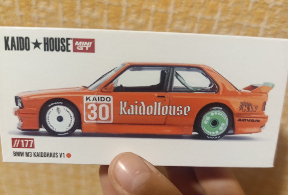 Продам BMW e30 kaidohause от фирмы mini gt капот открывается