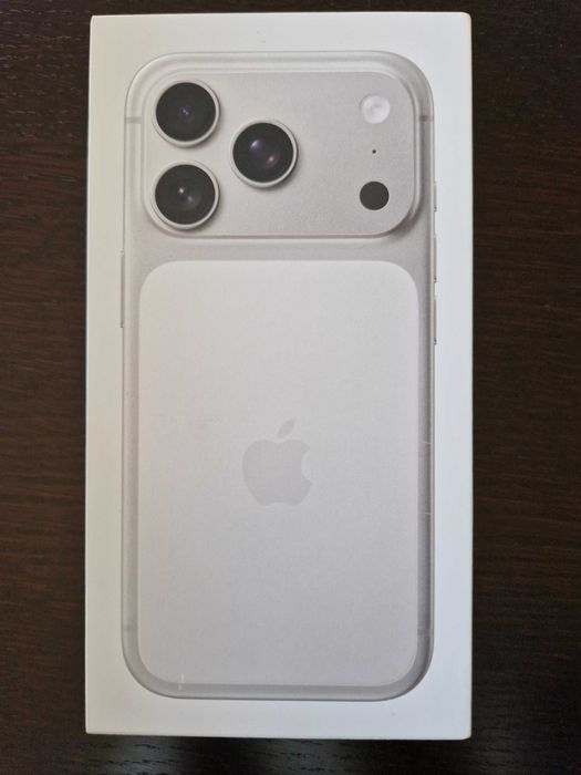 iPhone 17 Pro, silver - Нов, фабрично запечатан