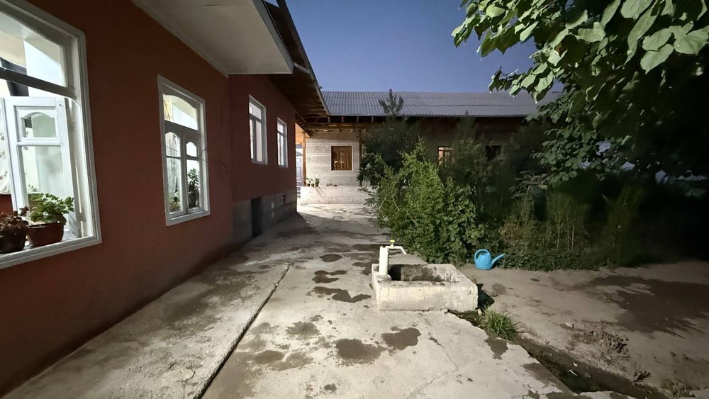 Ховли Сотилади 6 хана