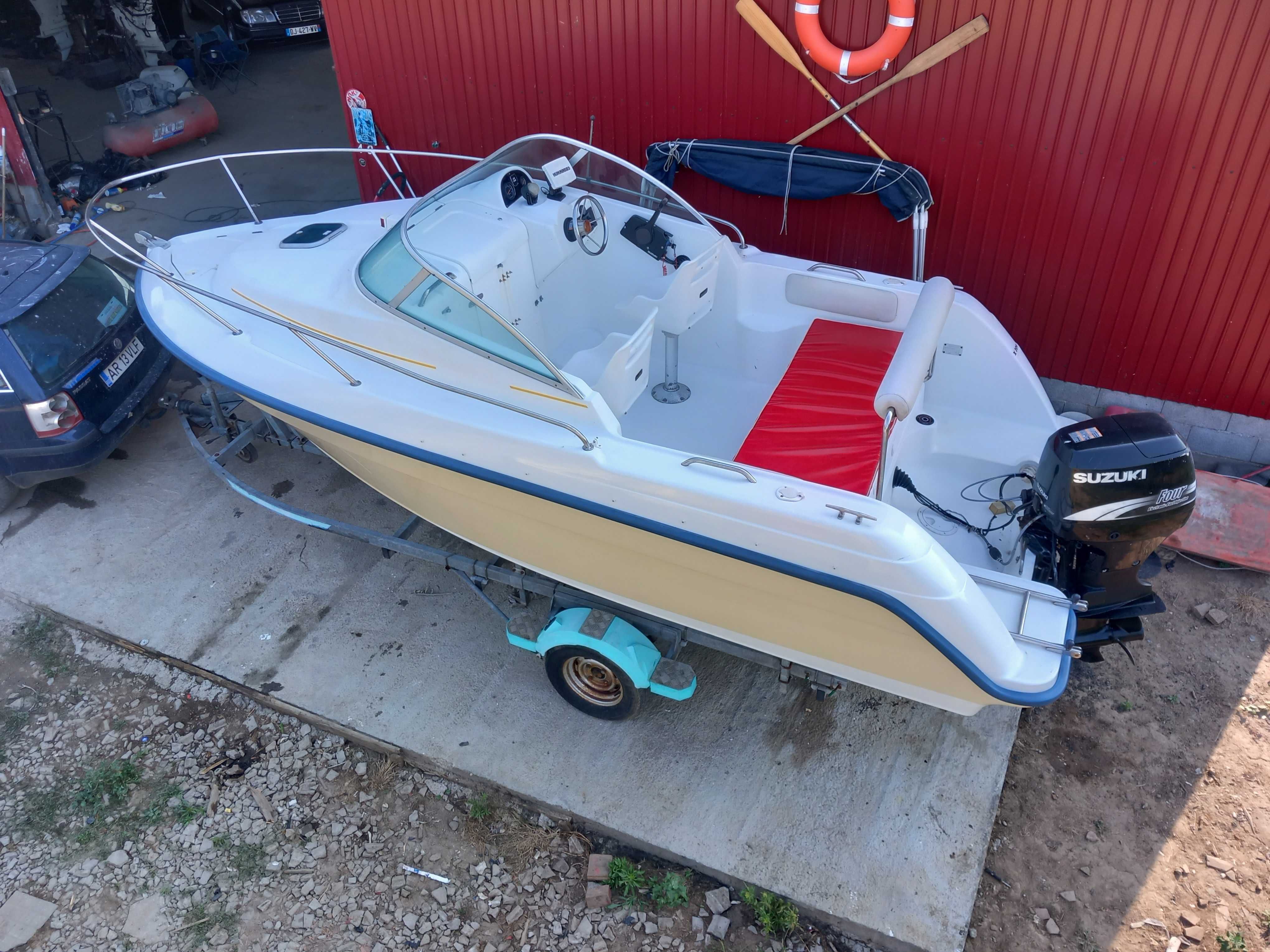 лодка  Beneteau Flyer 570