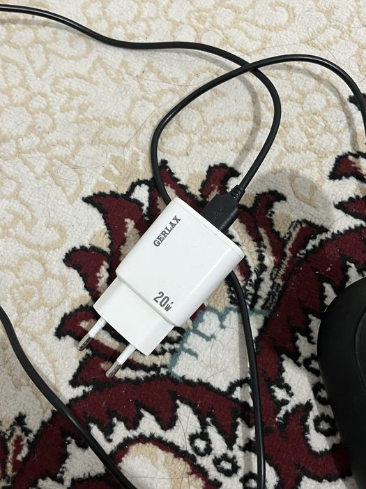 Продаю беспроводную зарядку