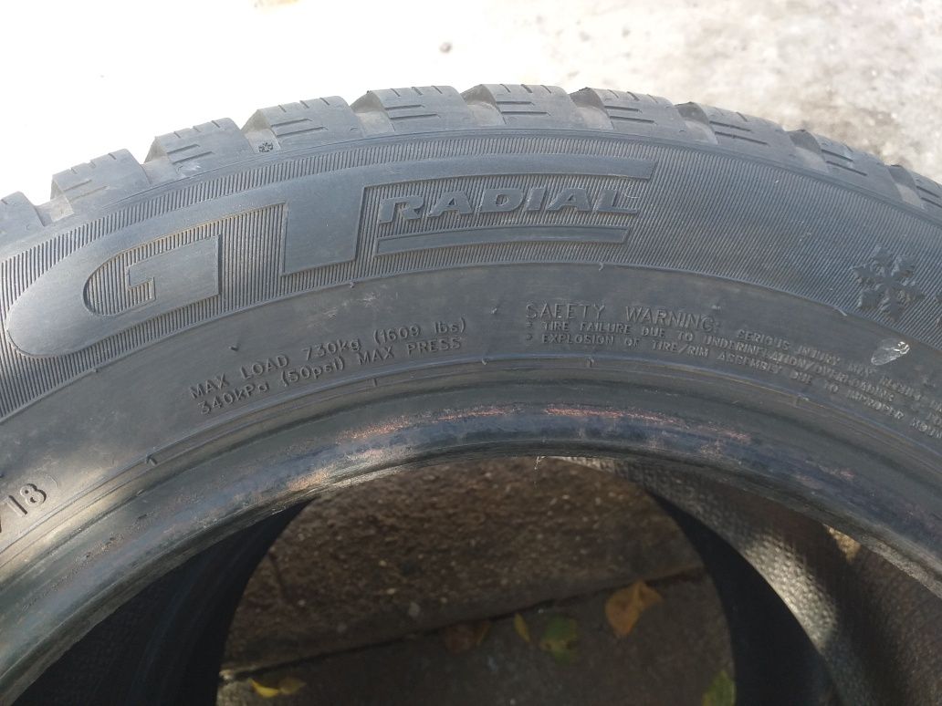 Гуми два броя 215/55/16