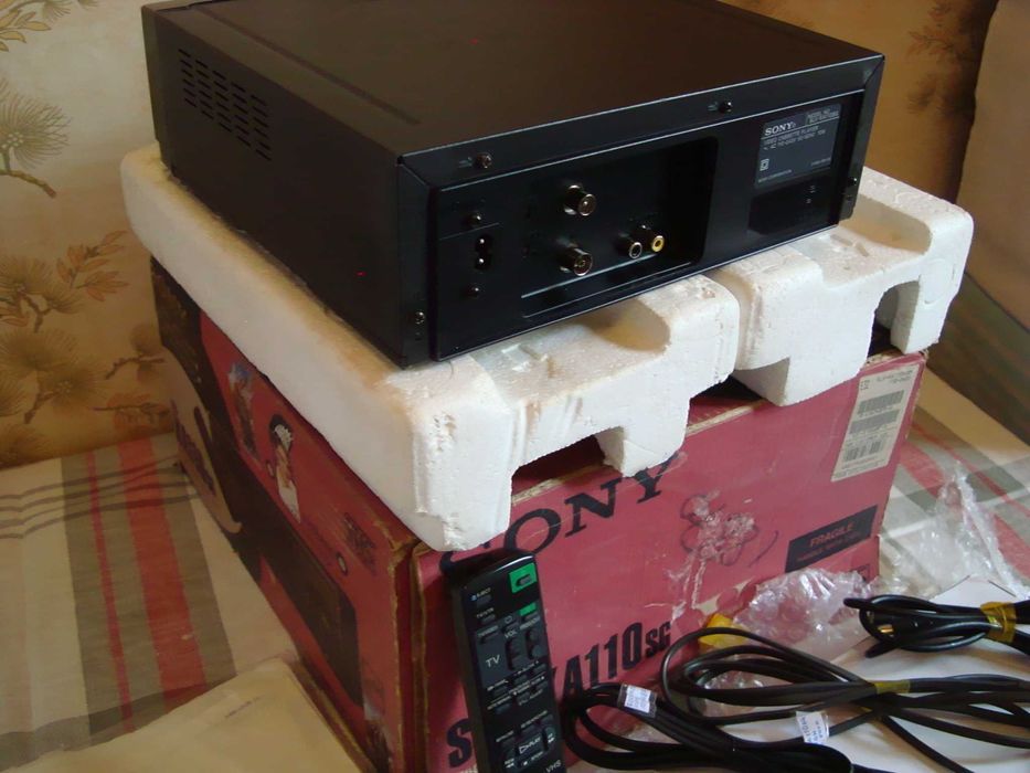SONY SLV  XA - 110 SG . 1995 год. Видеоплеер Полн. Комплект.