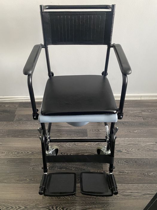 НОВ тоалетен санитарен стол