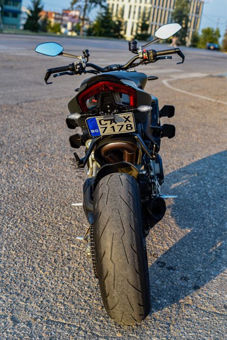 Ducati streetfighter v2 stormgreen  2023