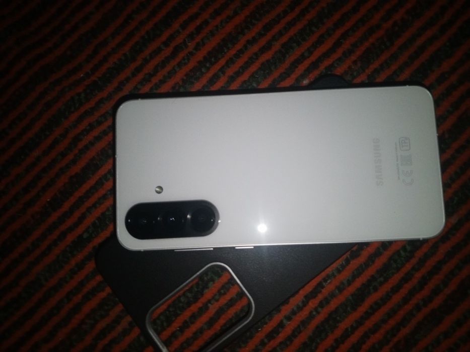 Samsung A 56 5G 1 yil kafolati bilan 1 kun ishlaga