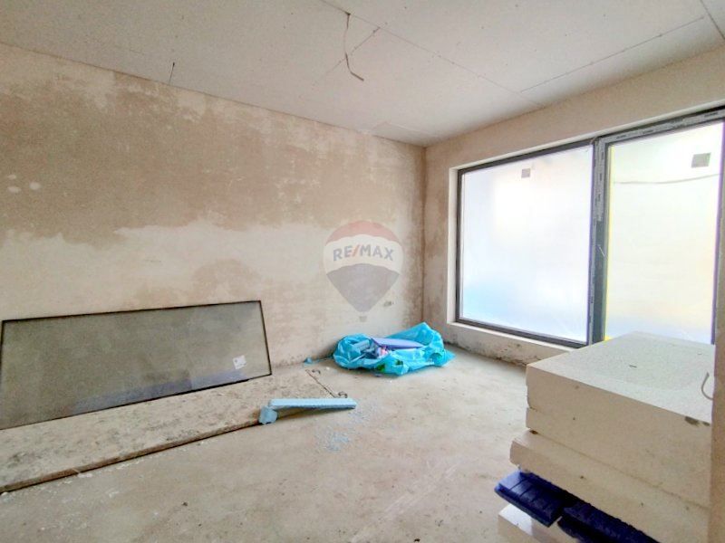 Продава се Тристаен апартамент в Варна, Виница - 119 кв.м за 1429 €/кв.м - Снимка #4