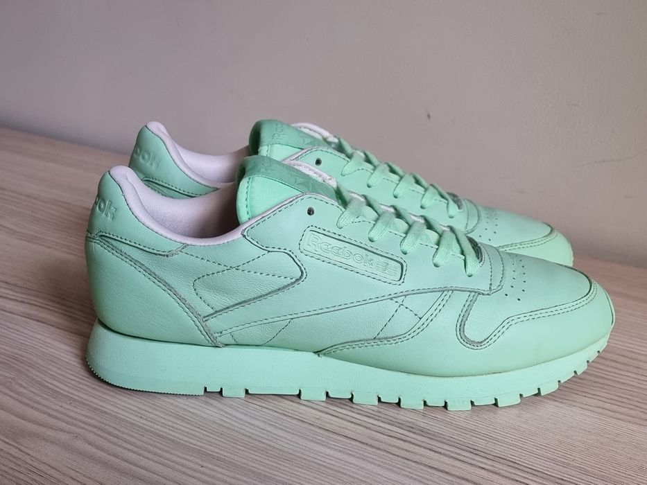 Reebok Classic Leather спортни обувки 39 номер