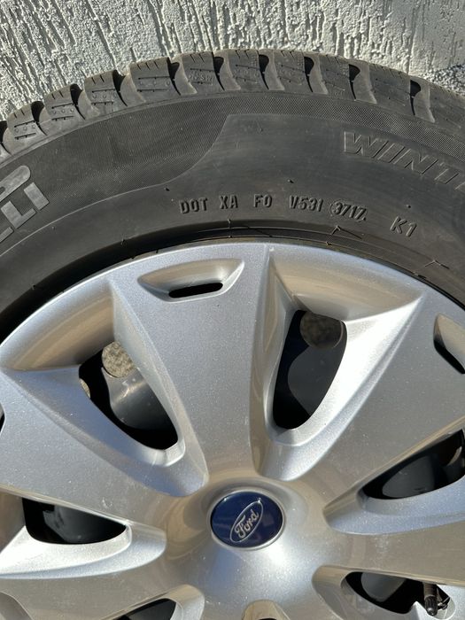 Jante tabla si anvelope iarna 205 60 R 16 Ford Focus MK4
