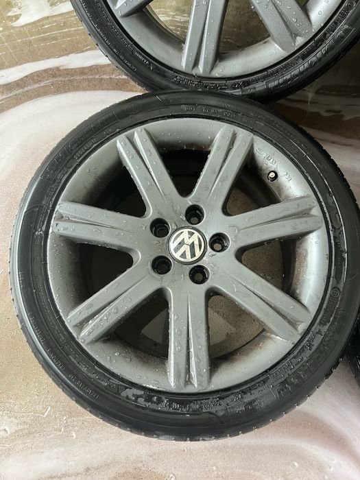 Оригинални VW/Audi Джанти 17ки с гуми