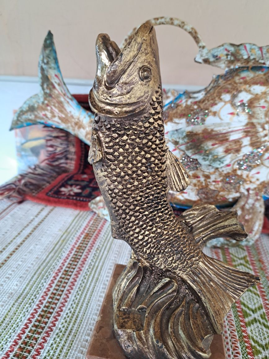 Delfini sticlă/ tablă.