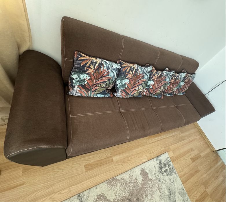 canapea extensibila 3 locuri