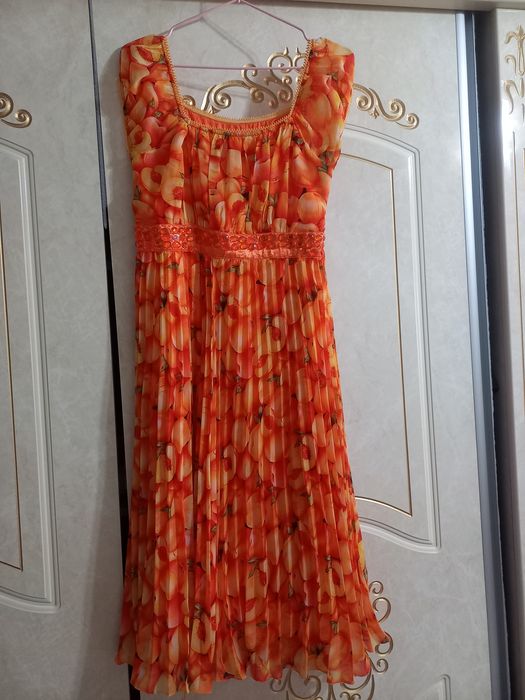 Ayollar libosi sotiladi