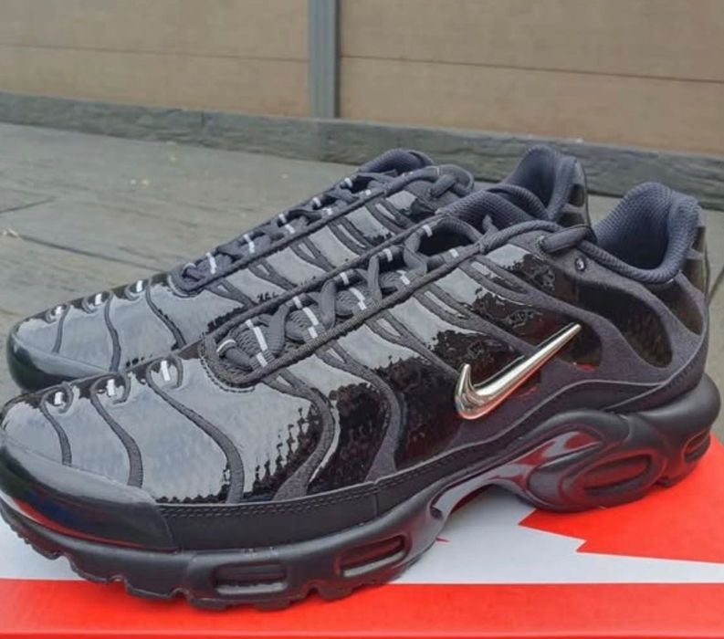 Vând Nike tn black
