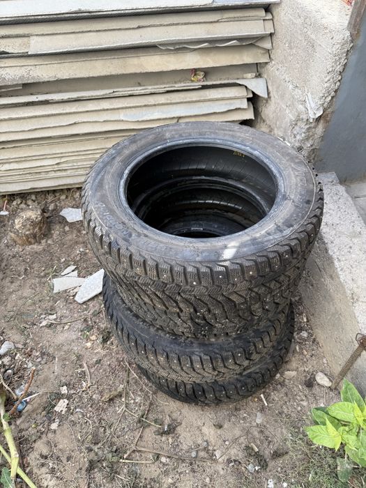 Шиниы зимние в комплект с шипами