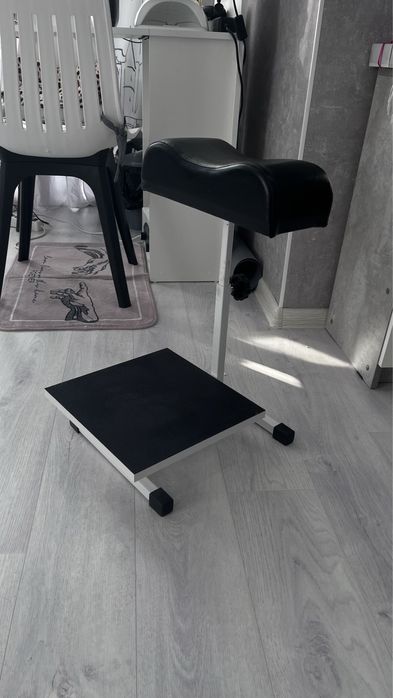 Продам педикюрную подставку