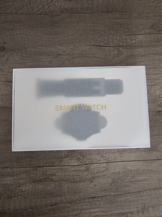 Smartwatch cu EKG și Măsurare a Tensiunii Arteriale