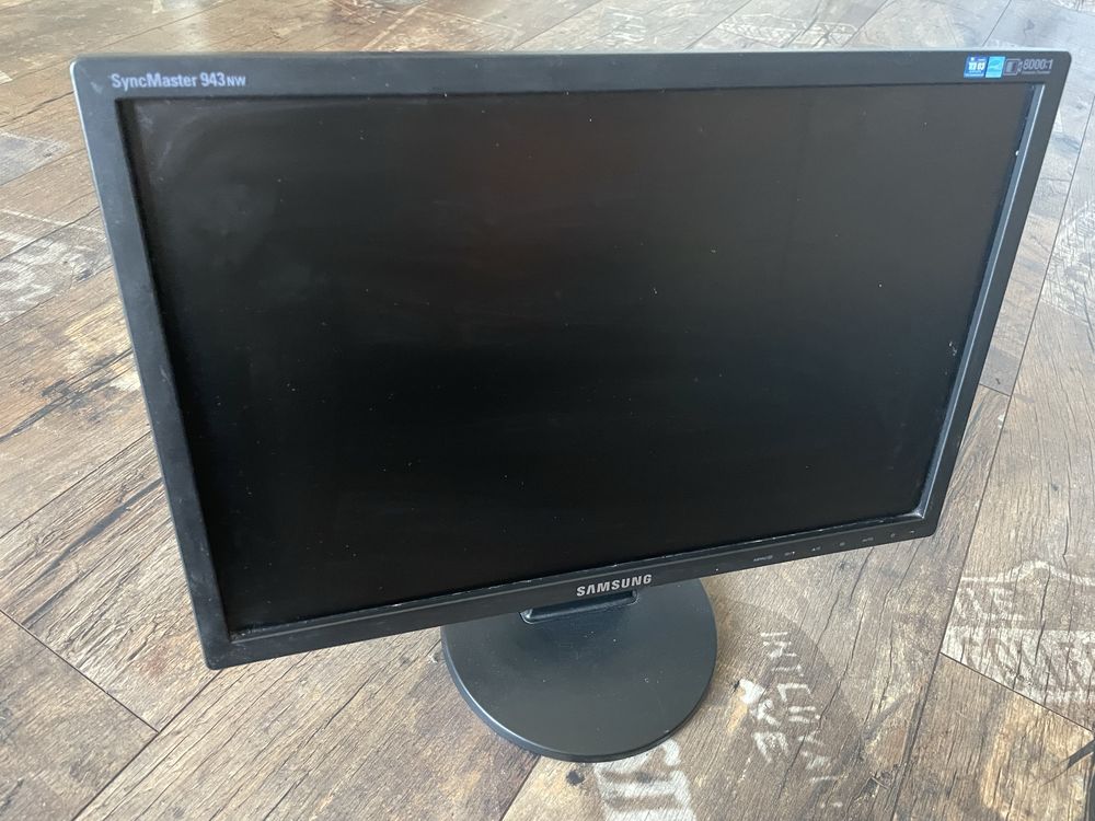 Монитор Samsung SyncMaster 943NW