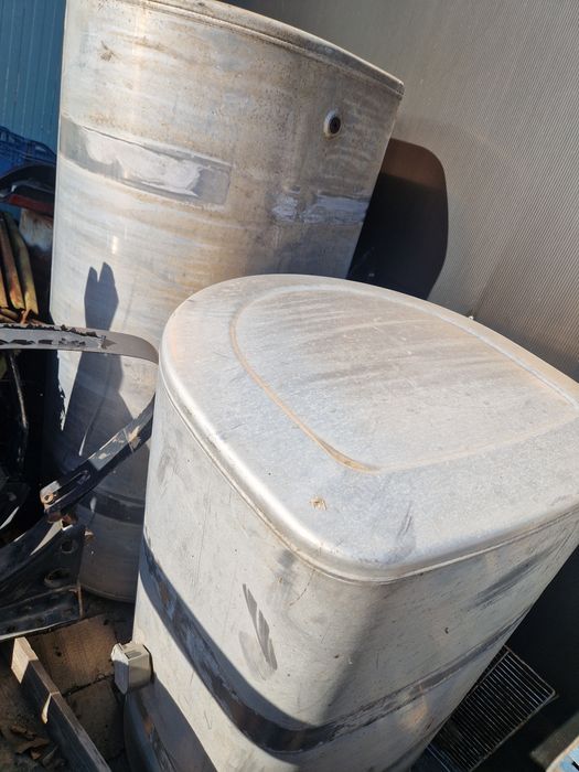 Vând rezervor de VOLVO