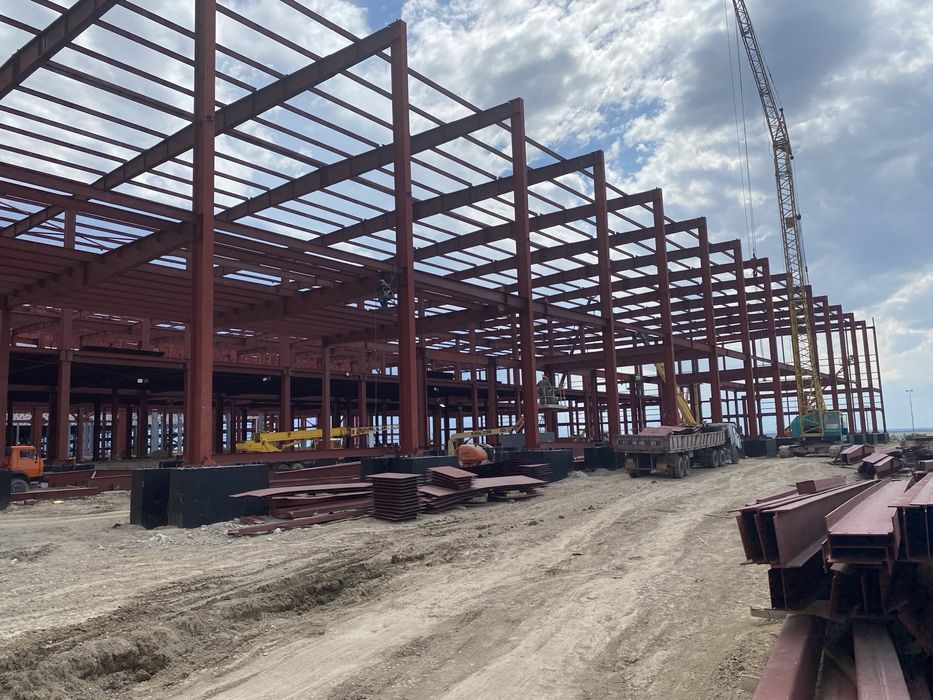 Монтаж металлоконструкций и сэндвич-панелей