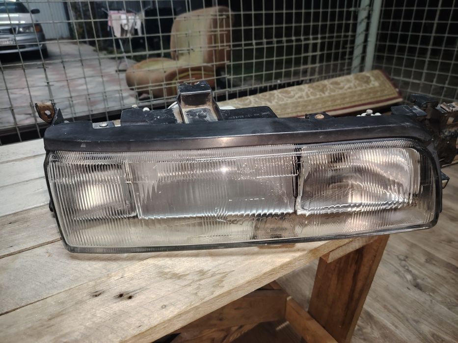Продам фар на Mazda 626