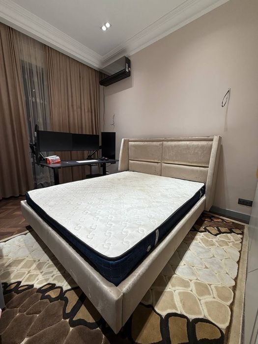 Продается Кровать Queen size