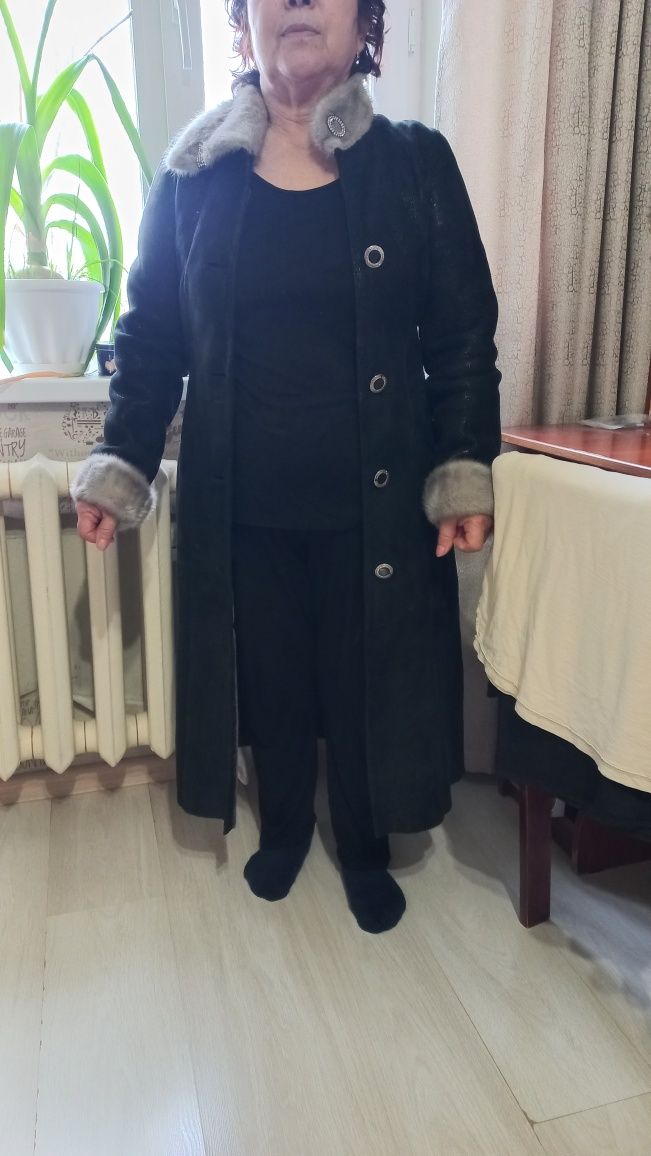 Продам дубленку черного цвета