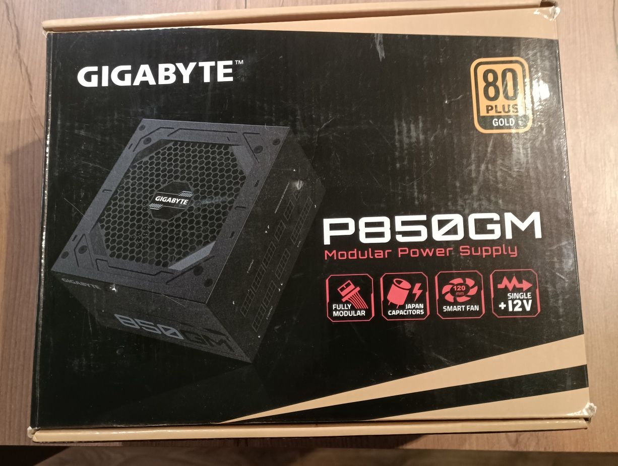 Захранвания Gigabyte P1000GM 80 Plus Gold като нови без забележки HQ +