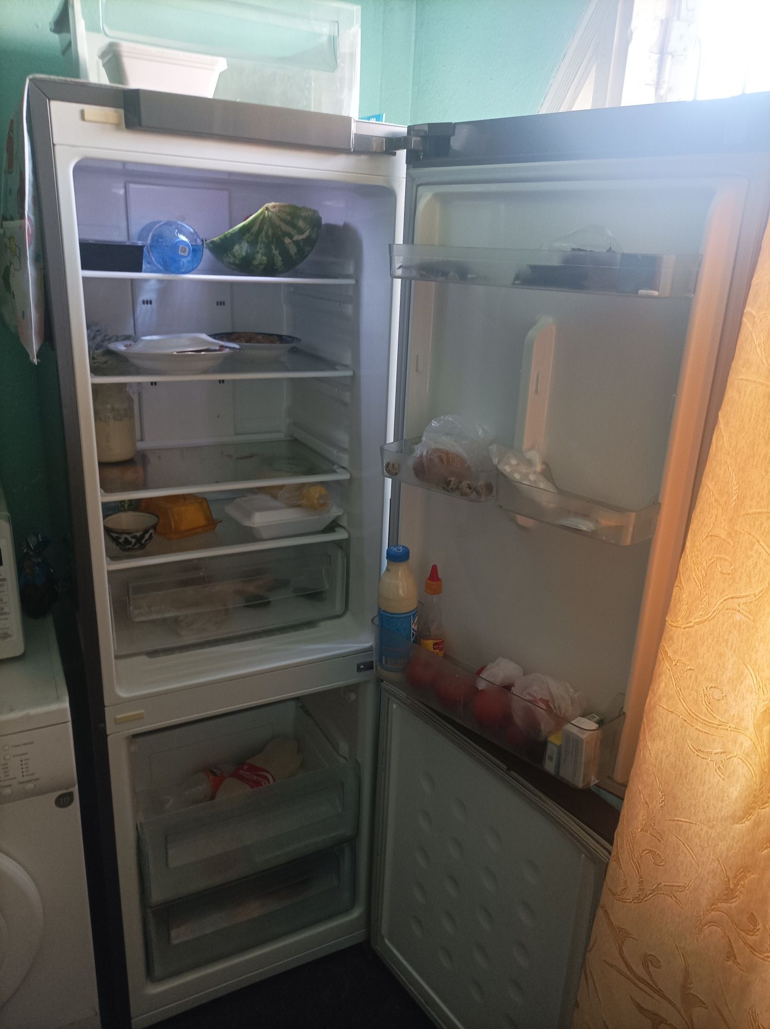 Продам холодильник