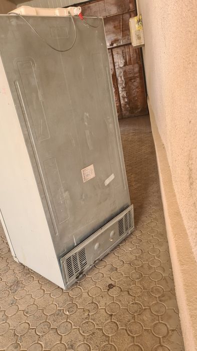 Холодильник Samsung SR-608 EV