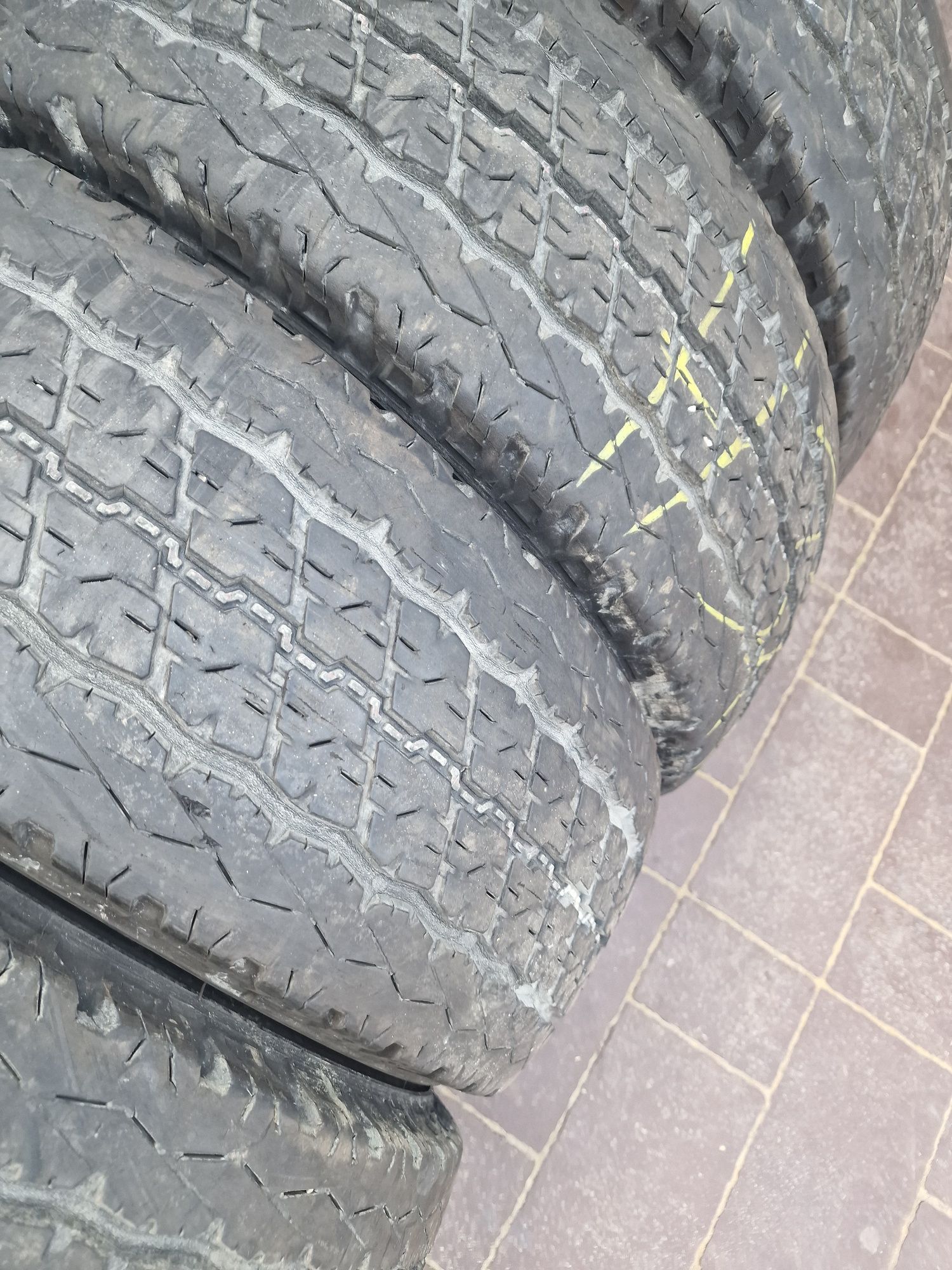 215 70 15 C bridgestone vara
