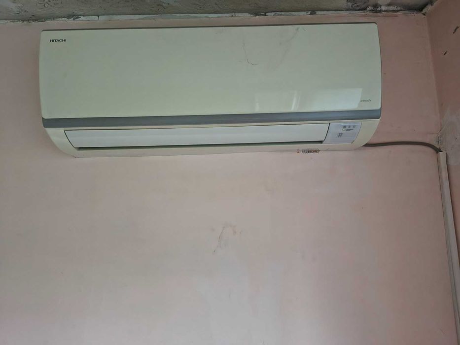 Климатик "Hitachi "-инверторен