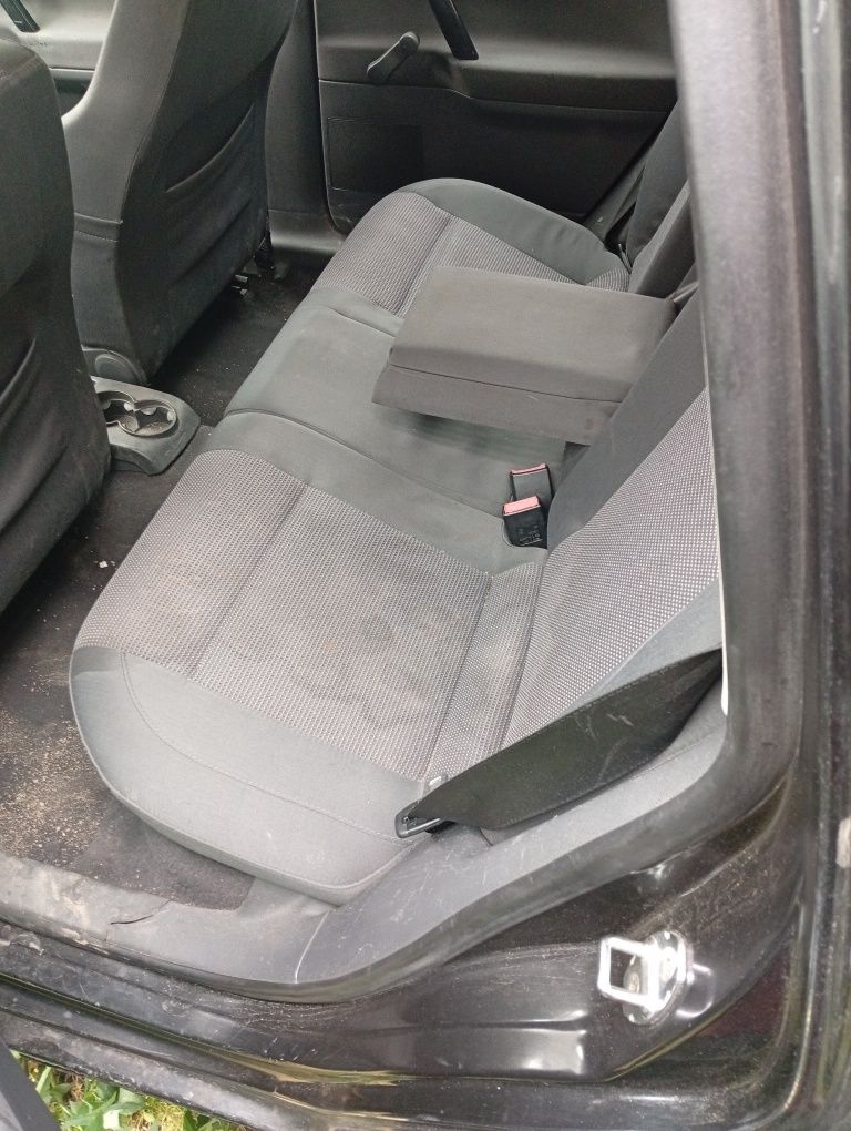 Dezmembrez Volkswagen polo 1.4 benzina an 2004 Orice piesa
