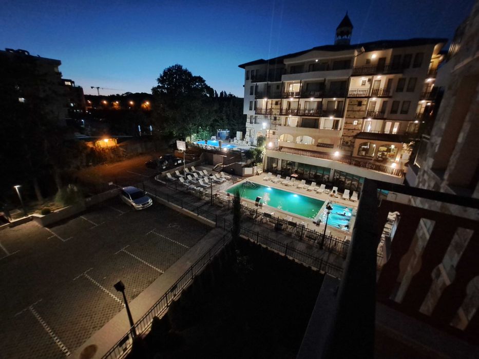 Дава се под наем Двустаен апартамент в к.к. Св.Св. Константин и Елена - 76 кв.м за 612 € - Снимка #17