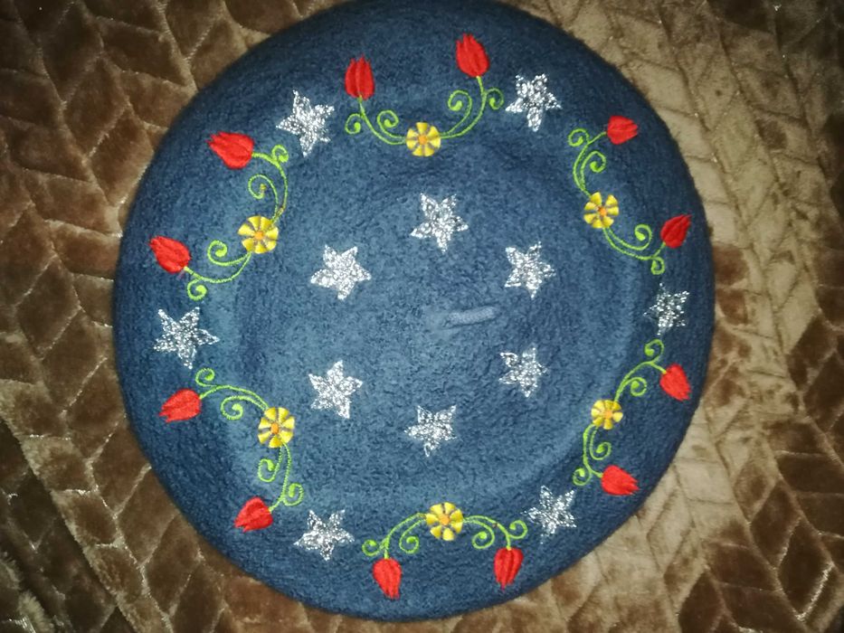 Basc brodat cu broderie foarte frumoasa