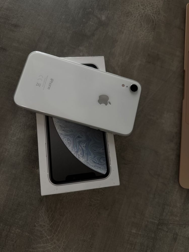 Смартфон apple iphone XR 64 GB white