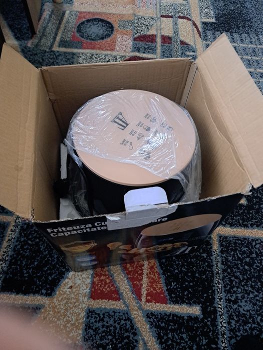 Vând Air Fryer folosit de 2 ori