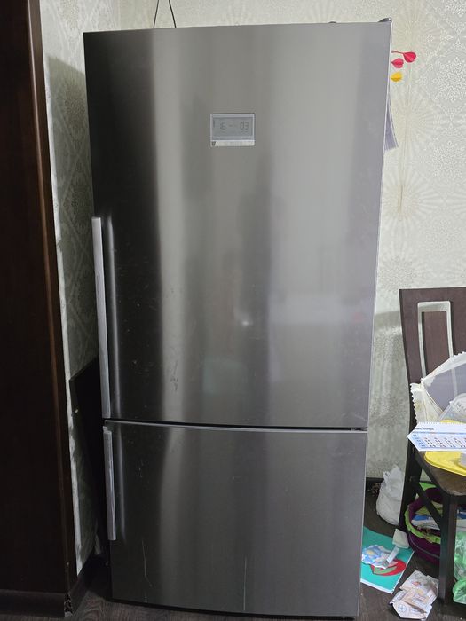 Продам холодильник Bosh (большой)