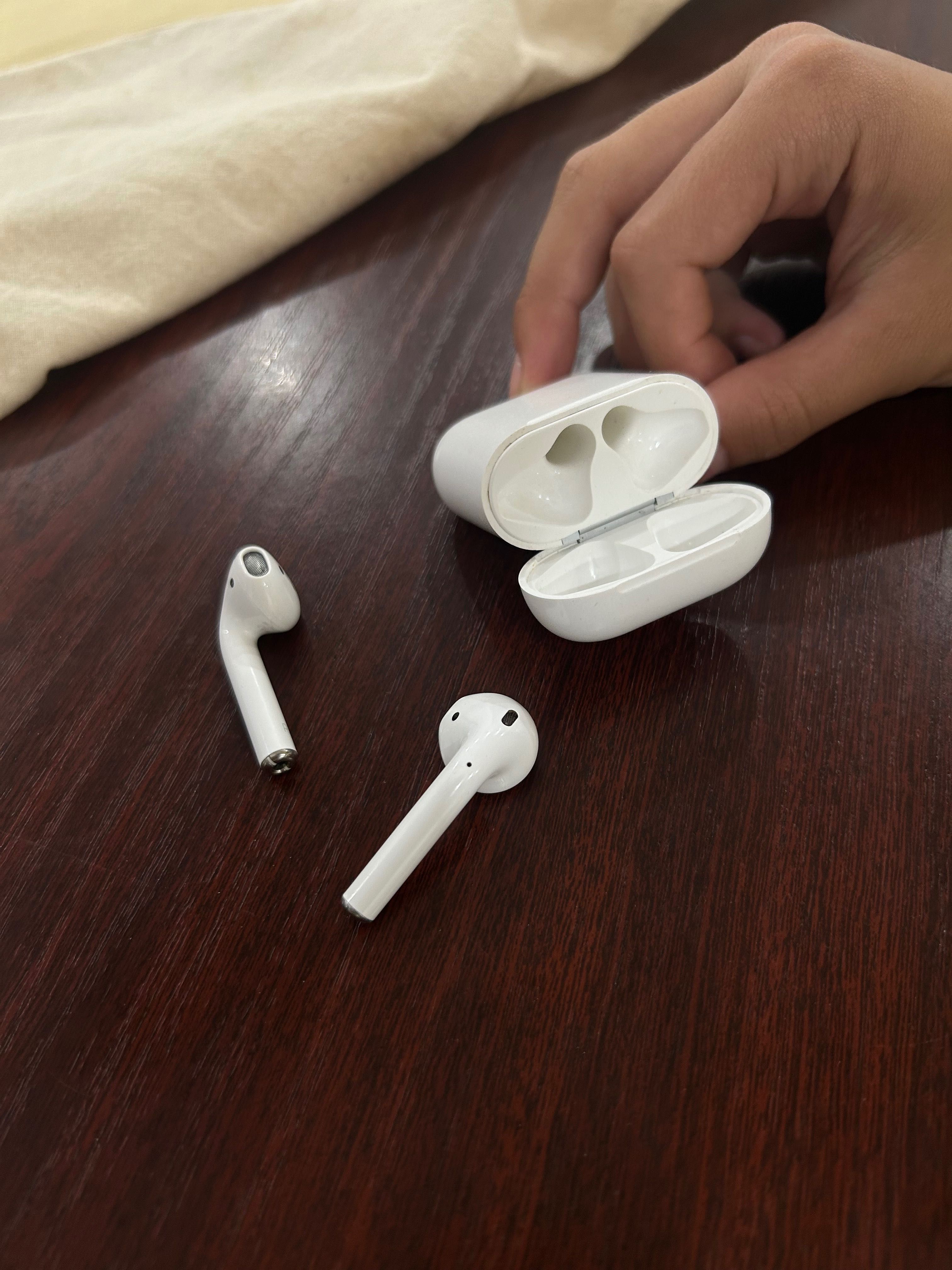 продается airpods 2