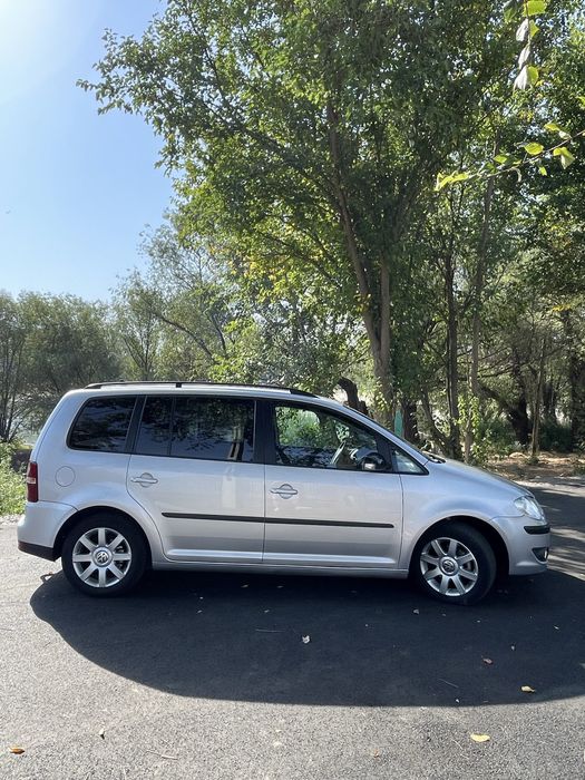 Volkswagen Touran,2009,2.0 TDI BMM 140 cp