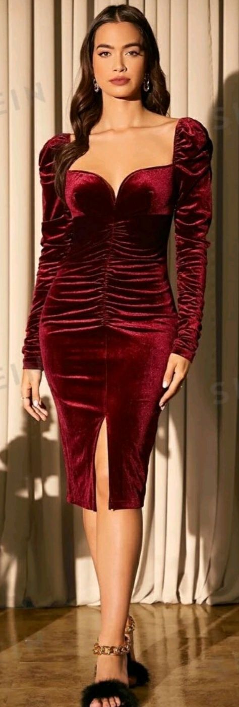 Rochita din catifea visinie marime S