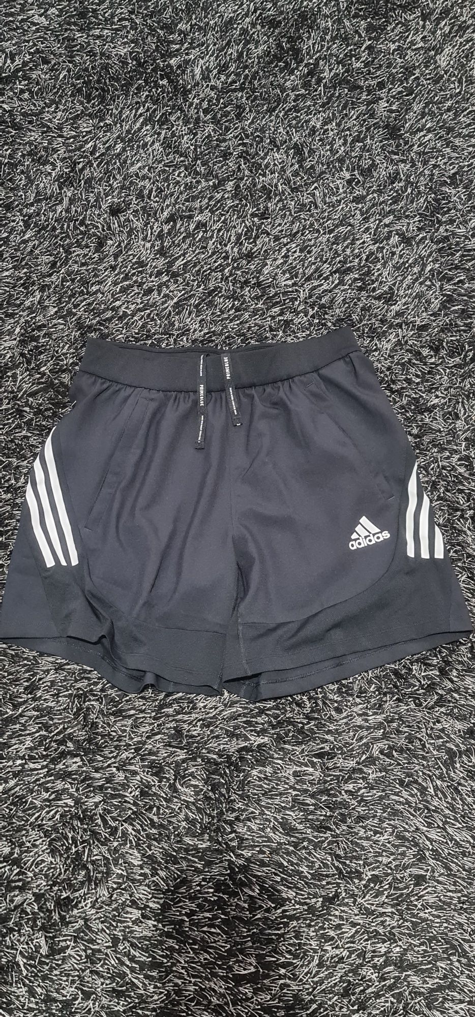 * Pantaloni scurți / Short Adidas ORIGINAL * NOU*