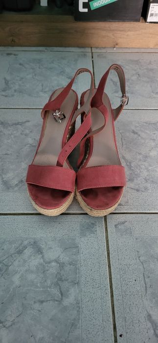 Adidasi și sandale nr. 40