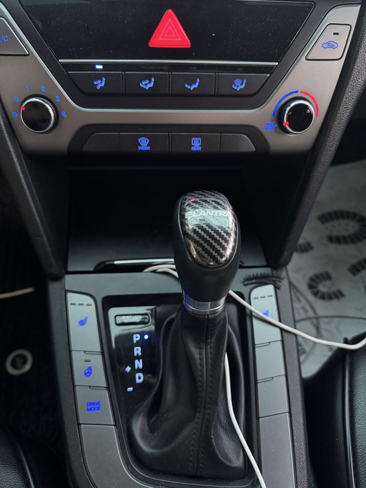 Продается Hyundai Elantra 1.6, 2017г.в. 105000 км пробег.