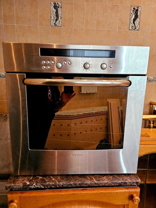 Срочно продаю! Духовой шкаф и  микроволновка  Bosch