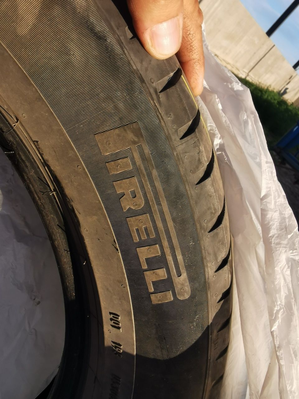 225/55 r18 pirelli