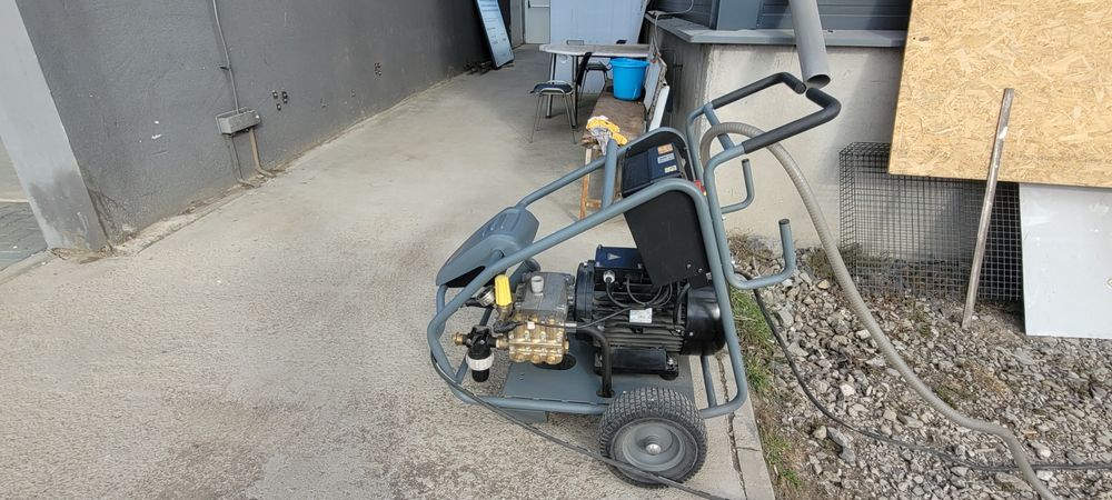 Aparat de spalat cu presiune KARCHER HD 9/50-4 Cage