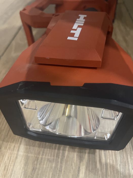 Vand Lanterna Hilti Nouă